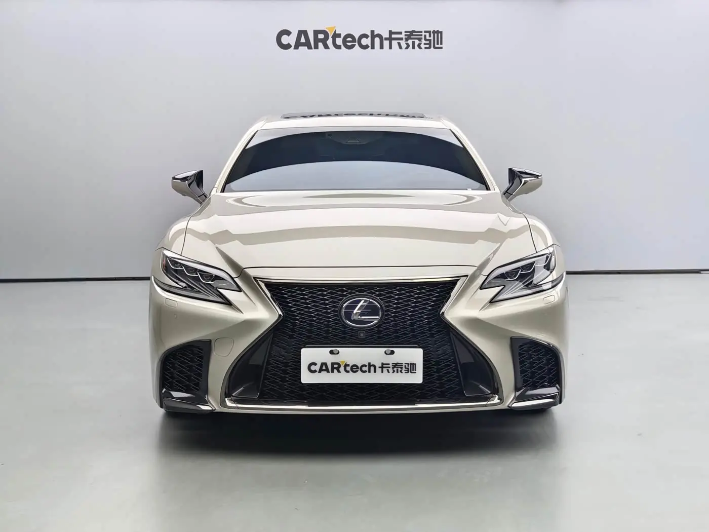 Lexus LS 2018 — Photo 2/11