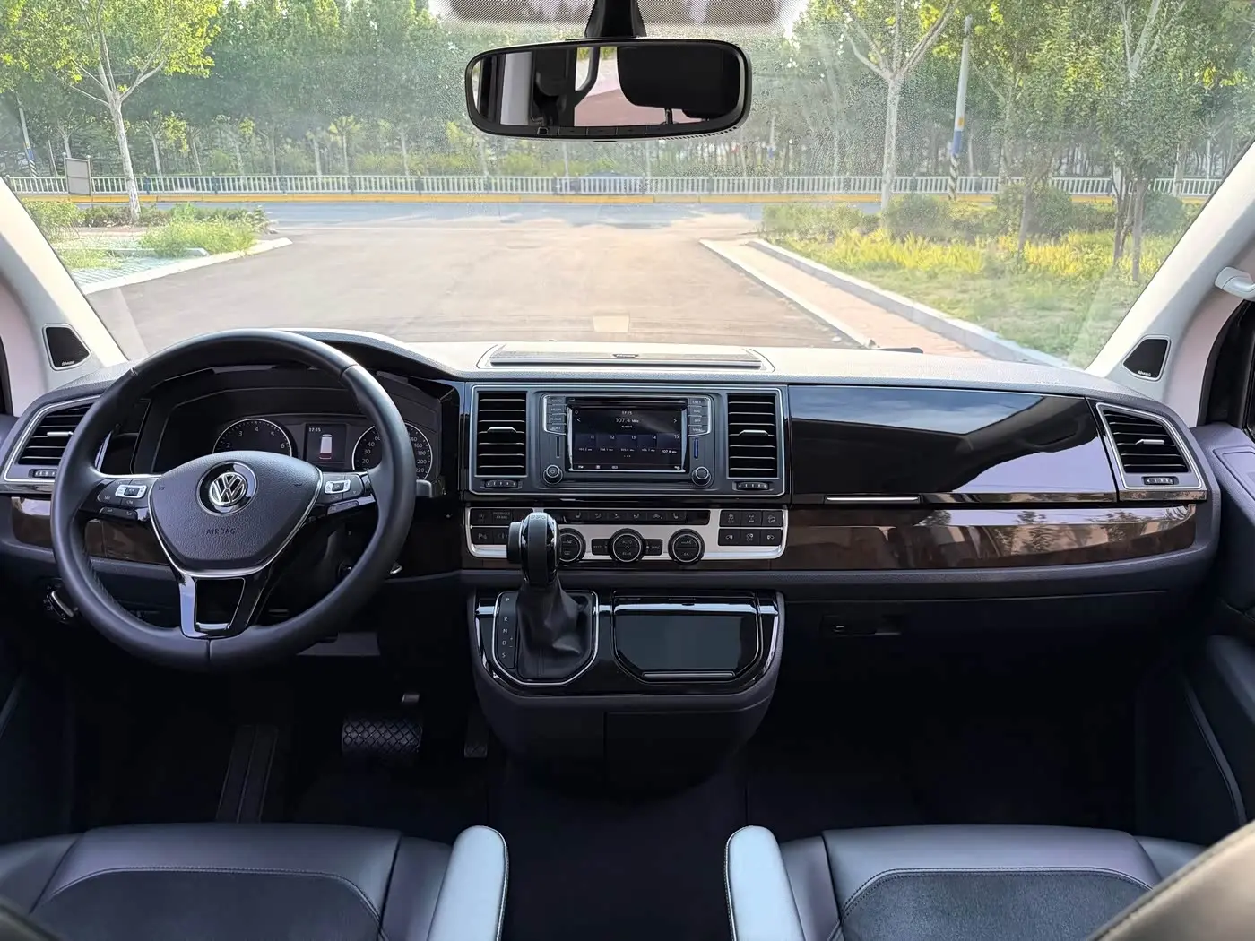 Volkswagen Multivan 2019 — Şəkil 9/20