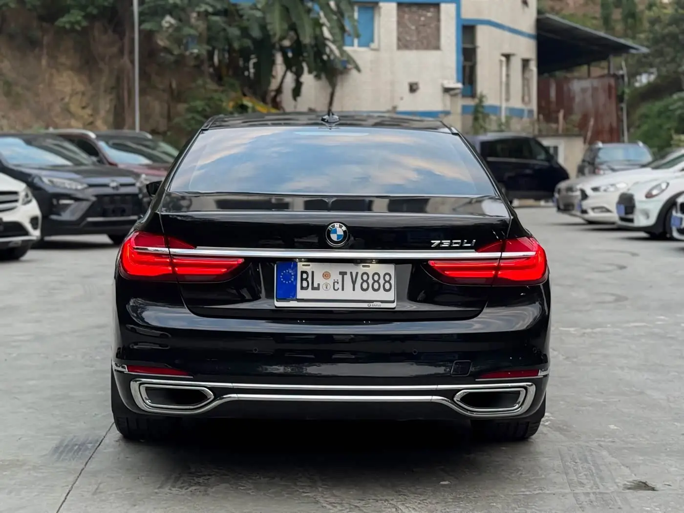 BMW 7 Series 2018 — Фото 10/20