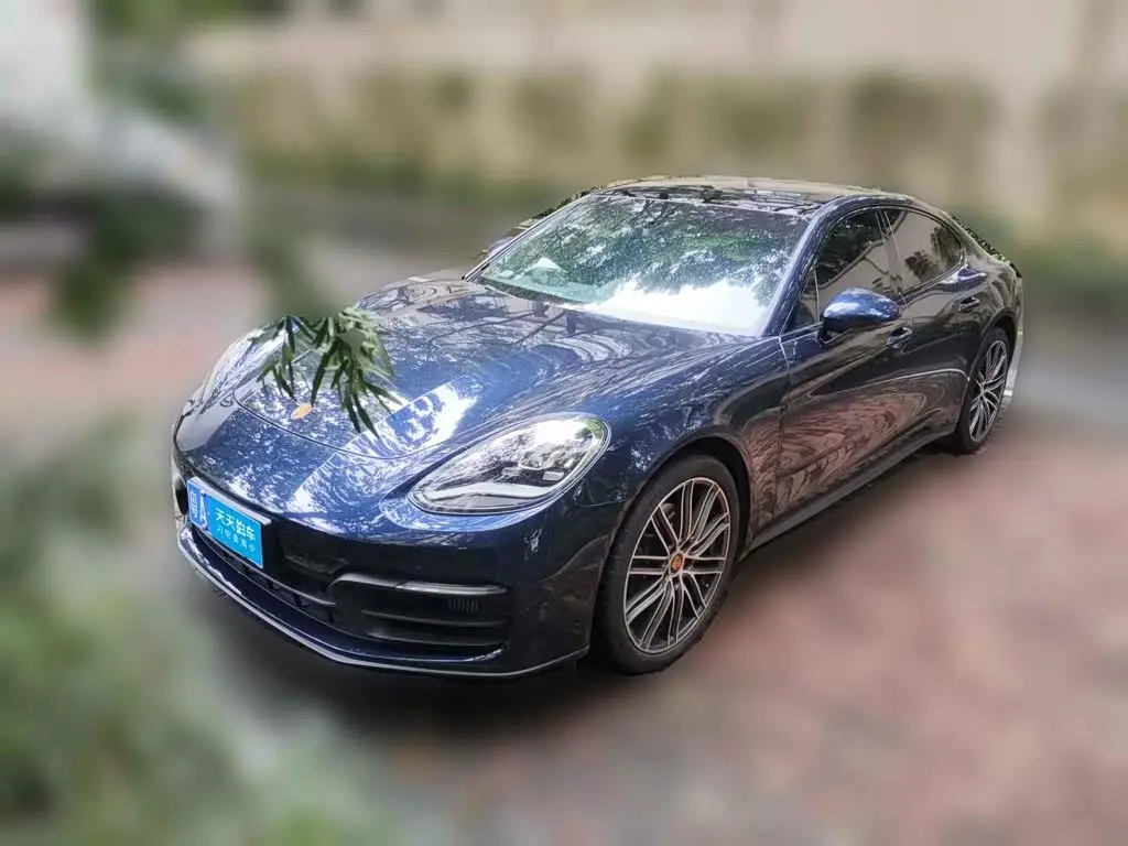 Porsche Panamera 2023 — Photo 1/13