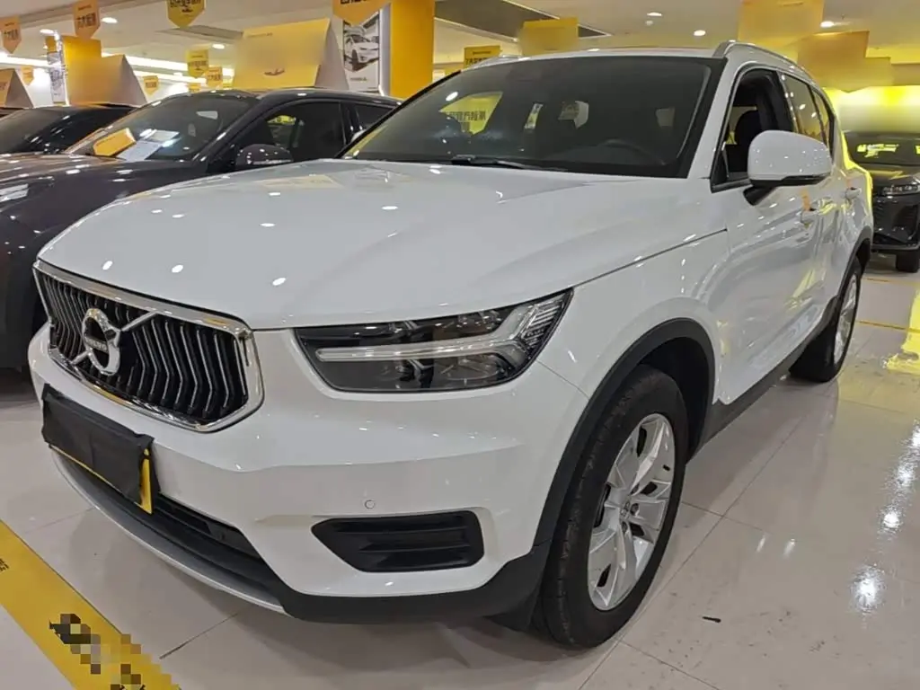 Volvo XC40 2020 — Фото 1/20