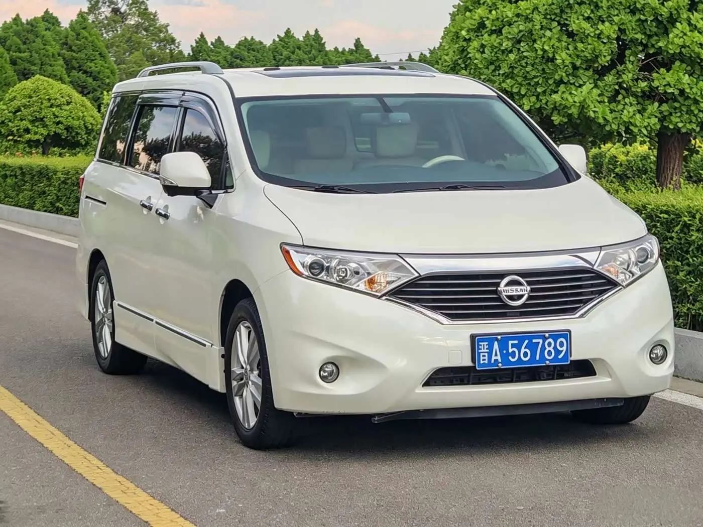Nissan Quest 2017 — Şəkil 3/11
