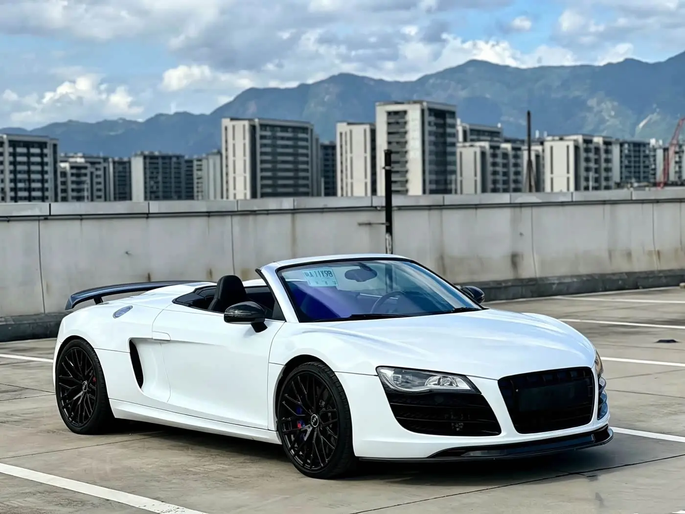 Audi R8 2013 — Фото 3/17
