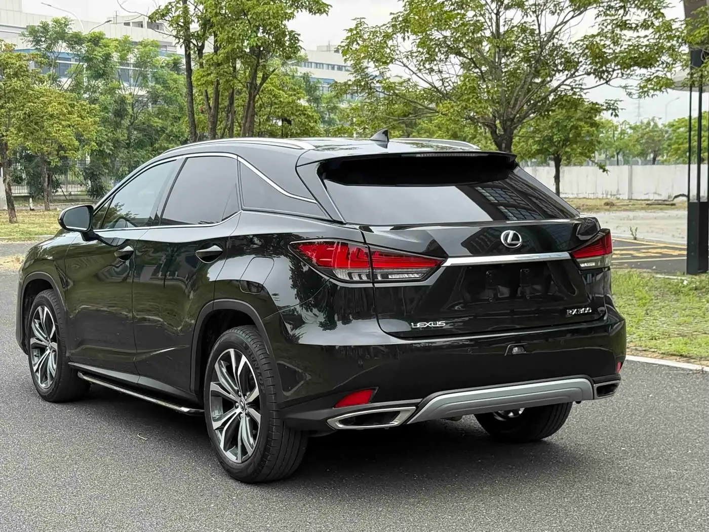Lexus RX 2022 — Фото 8/9