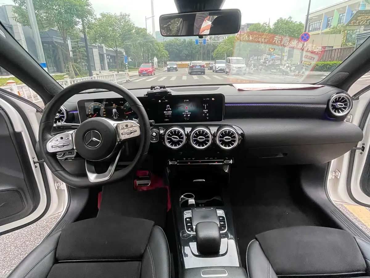 Mercedes-Benz A-Class 2020 — Фото 12/19