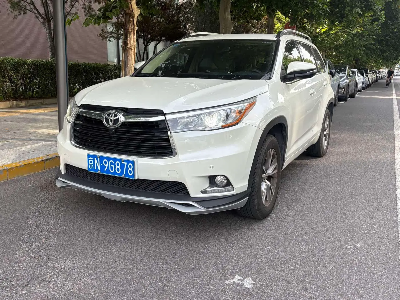 Toyota Highlander 2016 — ფოტო 1/9