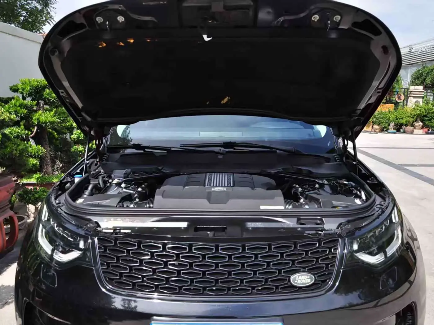 Land Rover Discovery 2019 — Photo 10/15