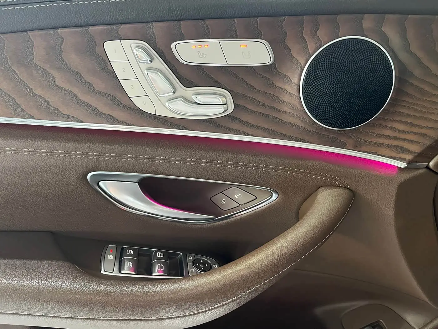 Mercedes-Benz E-Class 2022 — Фото 14/14