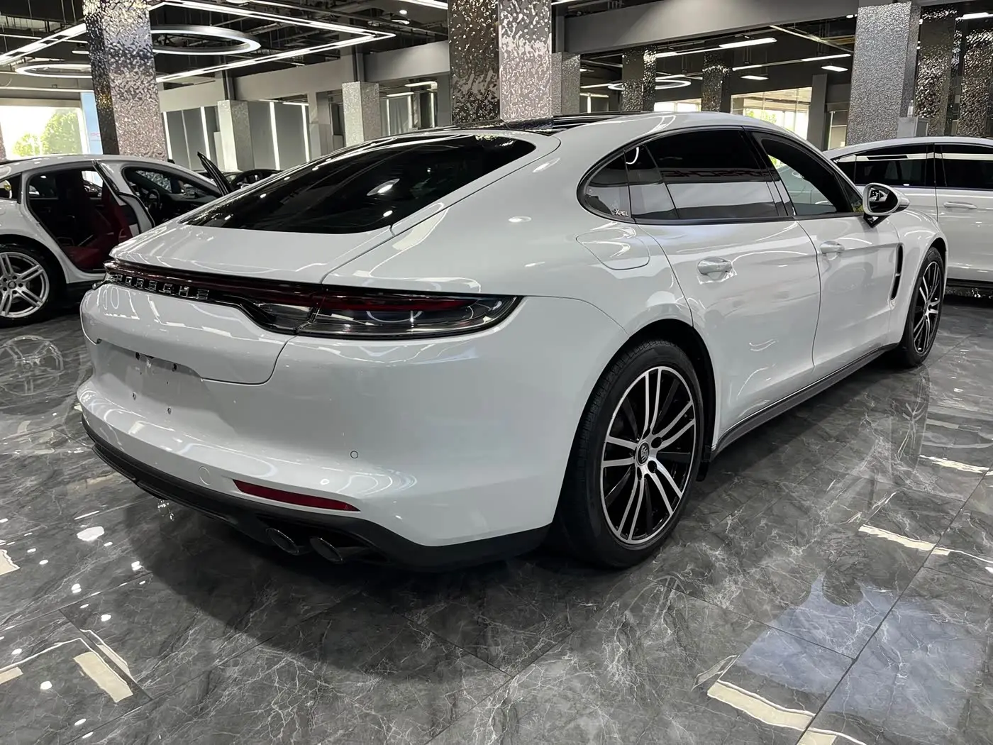 Porsche Panamera 2021 — Photo 18/19