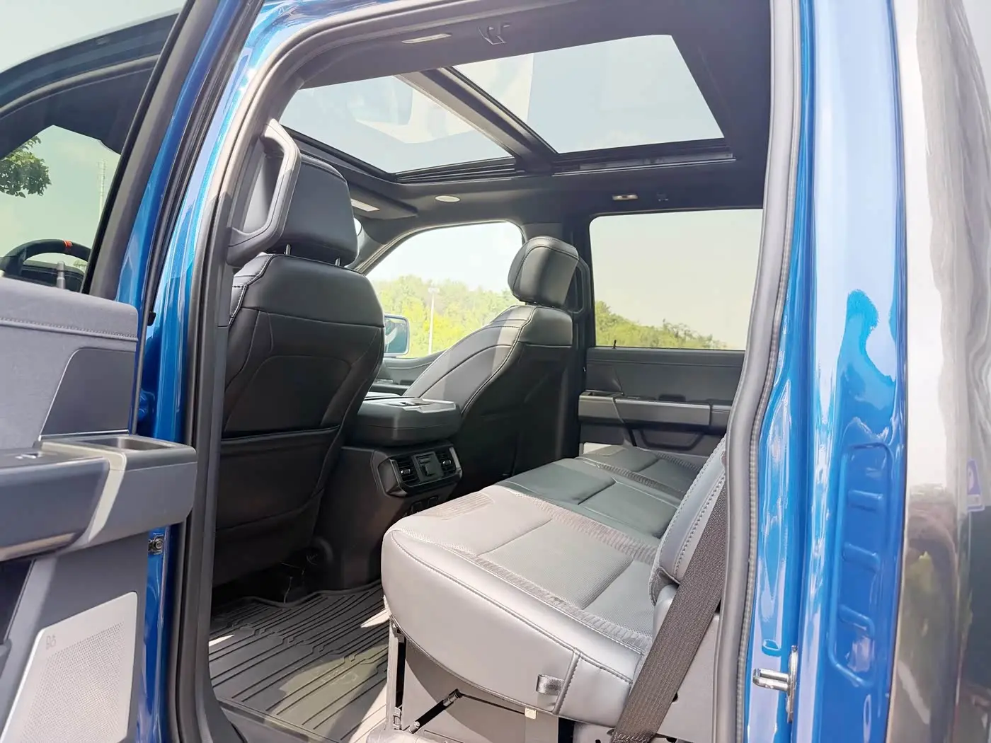 Ford F-150 Raptor 2023 — Şəkil 9/20