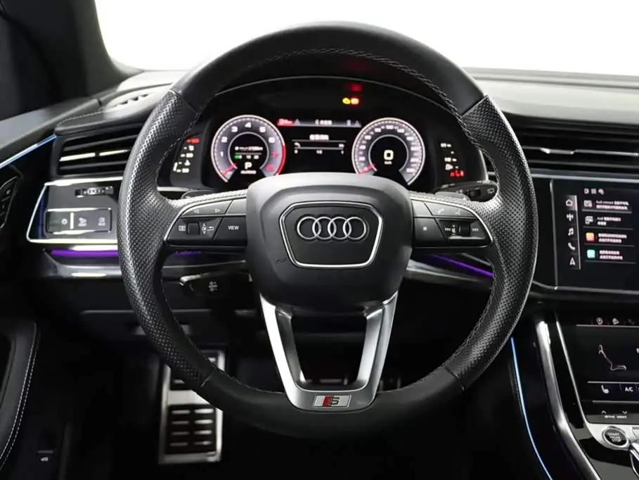 Audi Q8 2021 — Photo 11/17