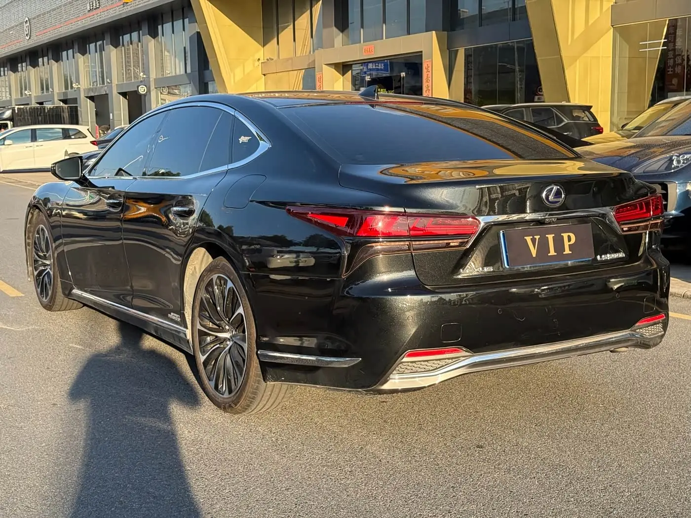 Lexus LS 2021 — Photo 7/10