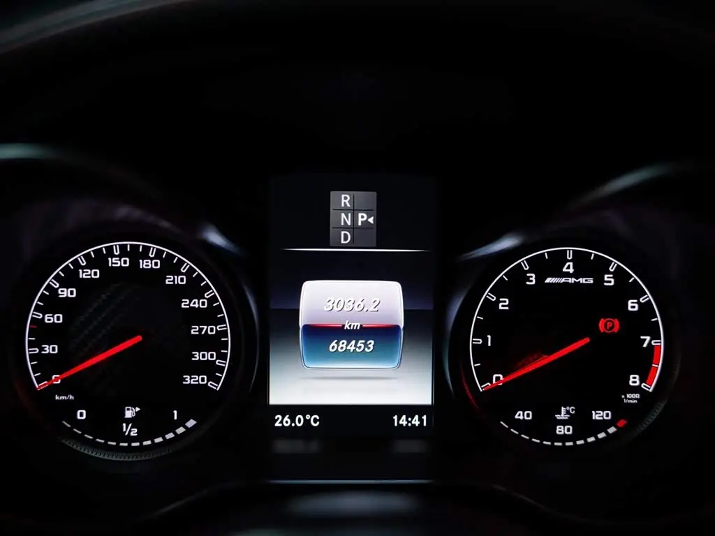 Mercedes-Benz C-Class AMG 2019 — Şəkil 8/20
