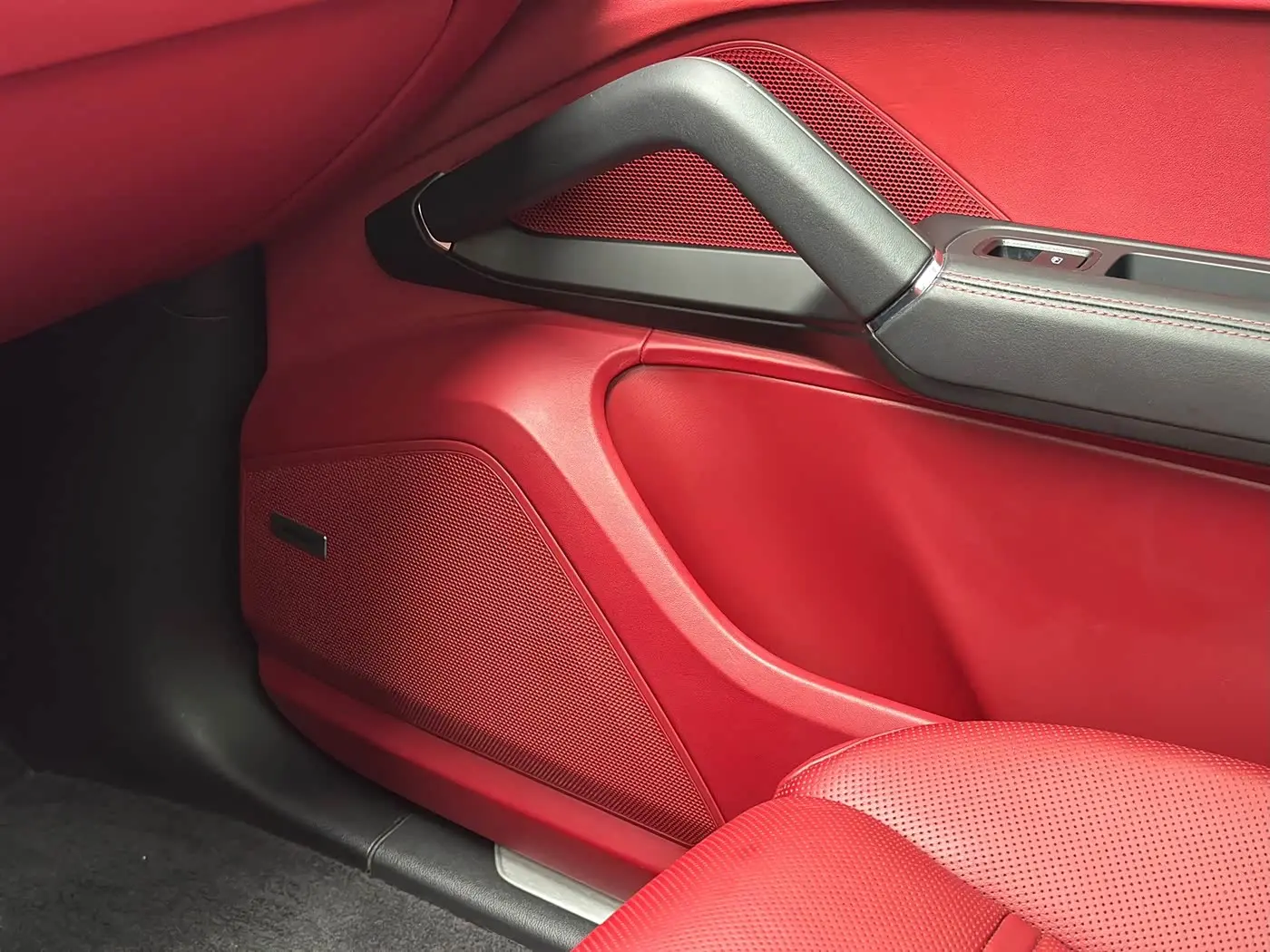 Porsche Cayenne 2022 — Photo 11/17