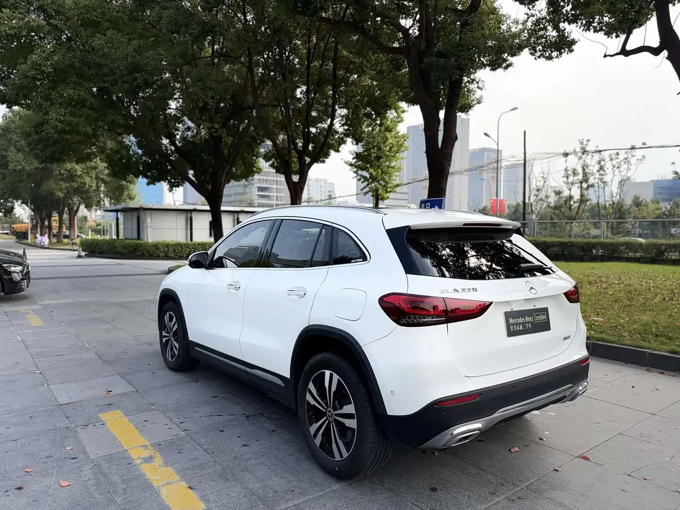 Mercedes-Benz GLA 2023 — Фото 8/15