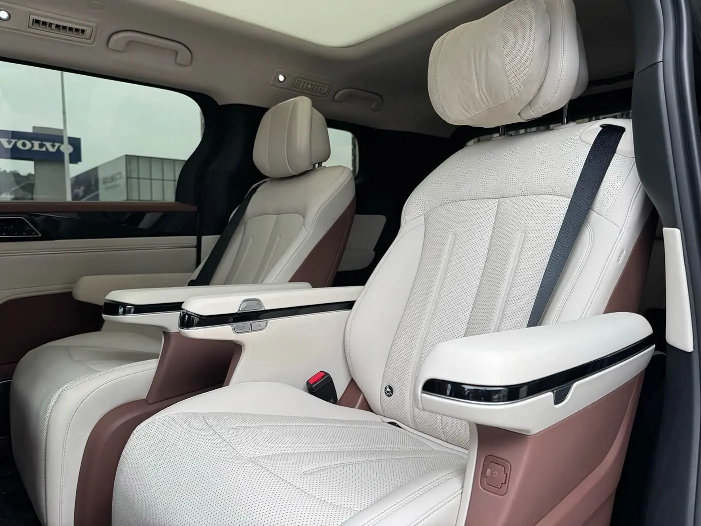 BYD Xia 2025 — Photo 6/15