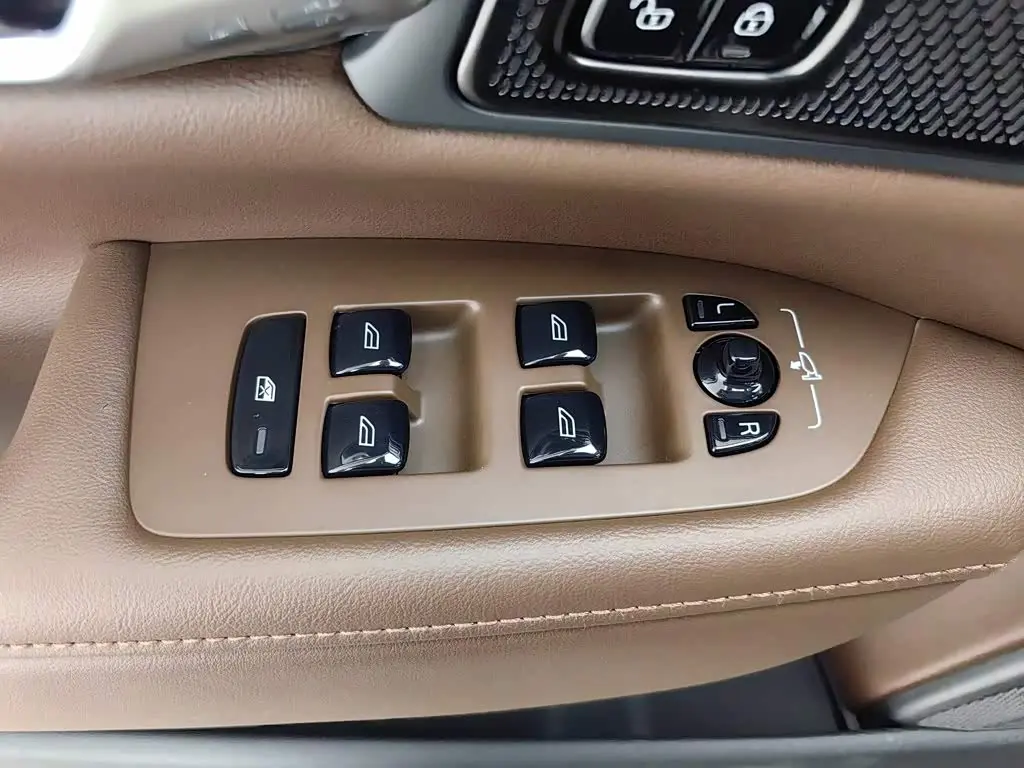 Volvo V90 2026 — Photo 9/20