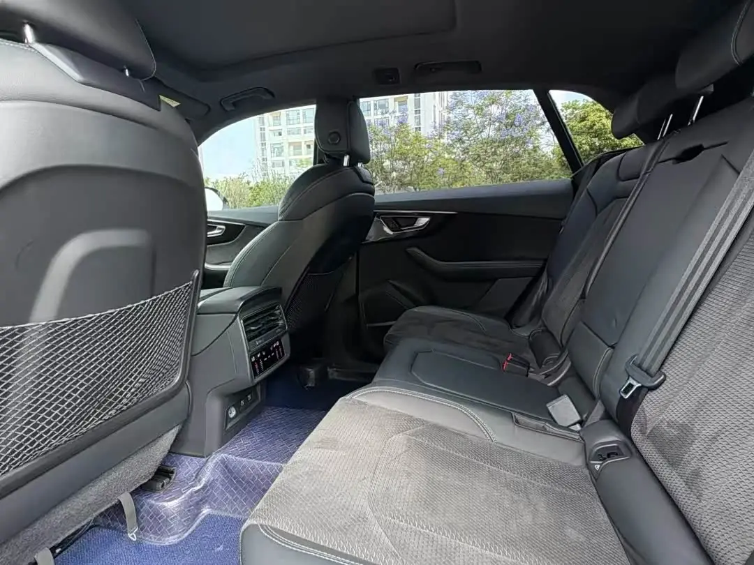 Audi Q8 2021 — Photo 6/9
