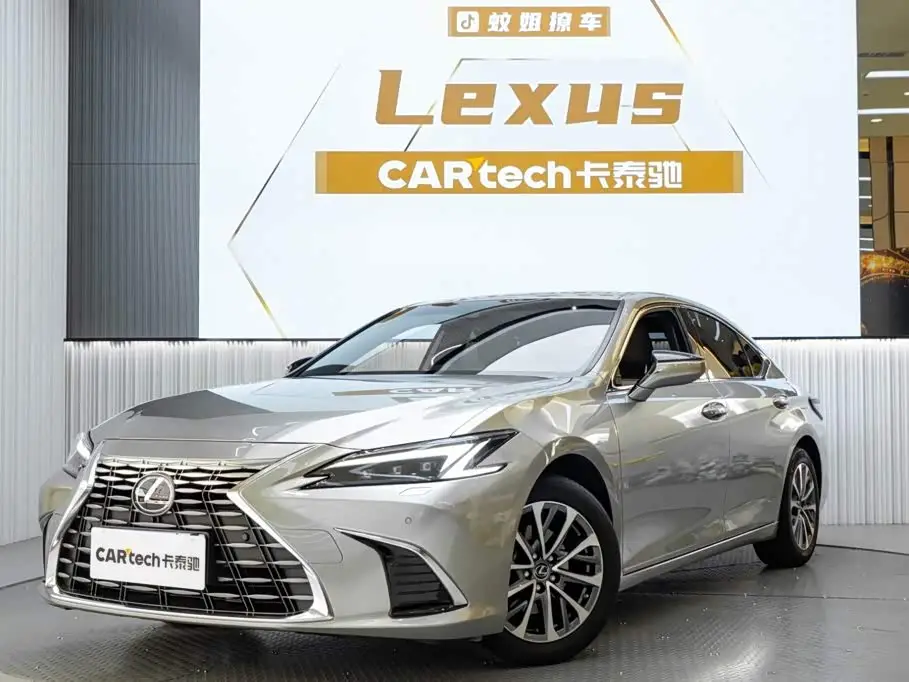 Lexus ES, 2025