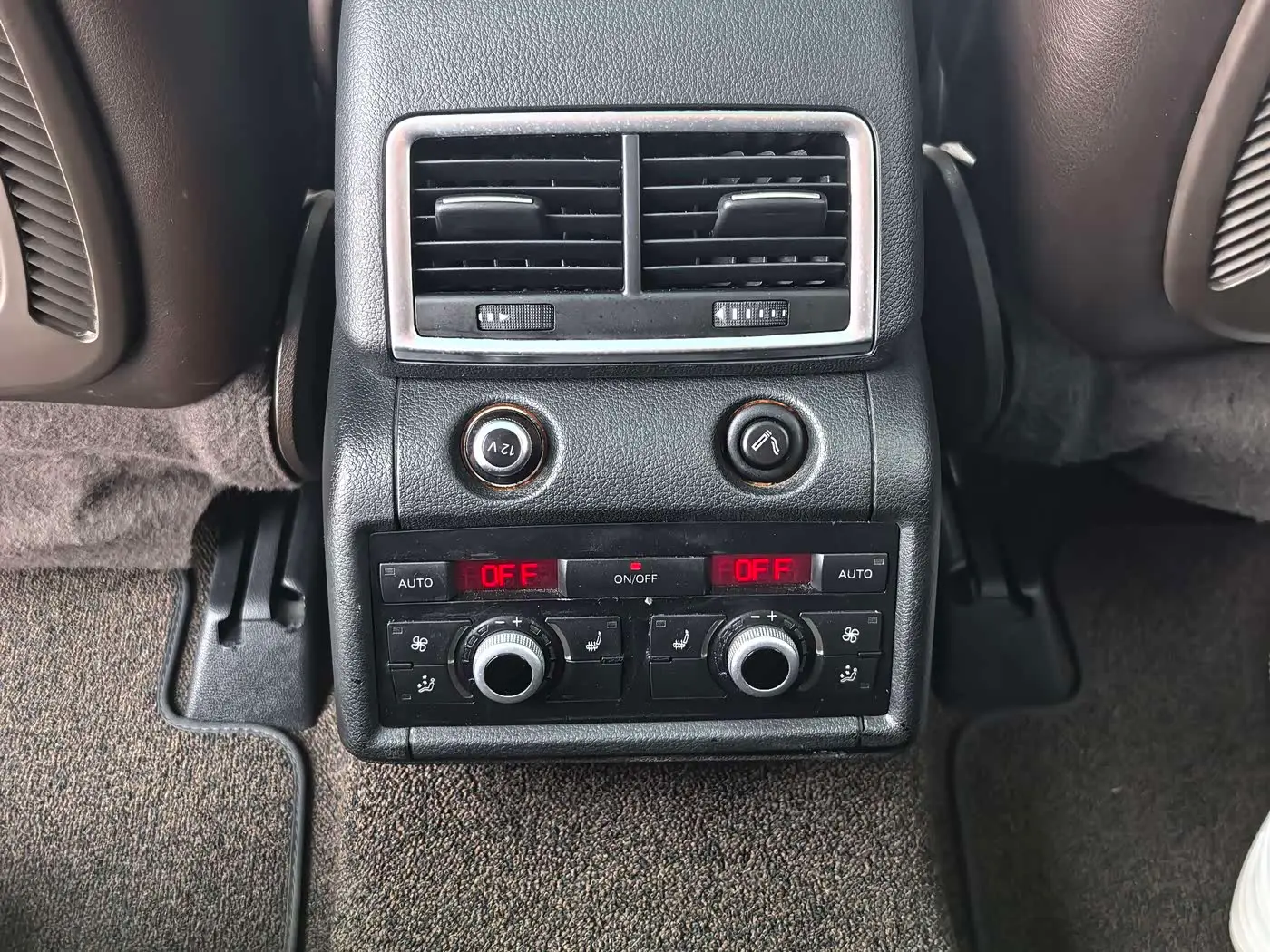 Audi Q7 2015 — Photo 10/19