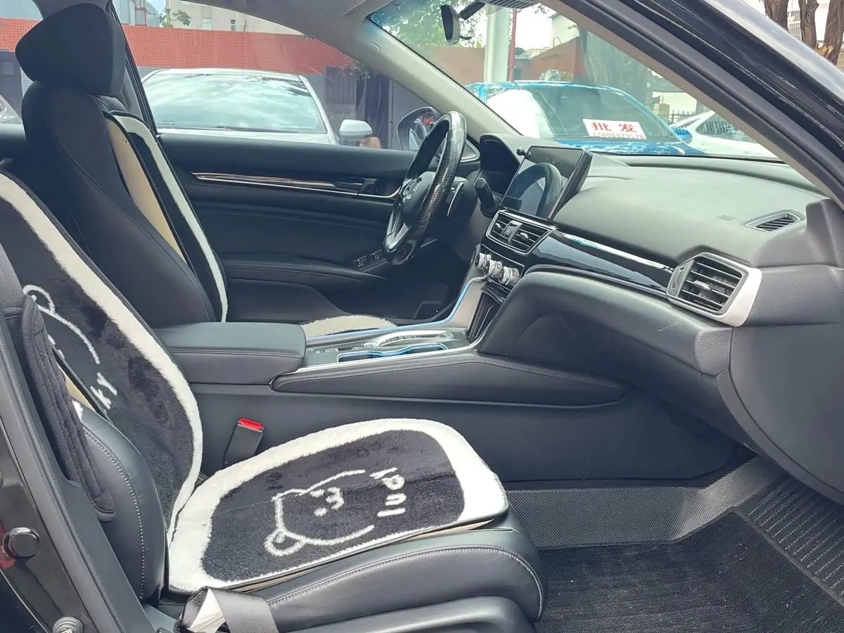 Honda Accord 2023 — Фото 10/18