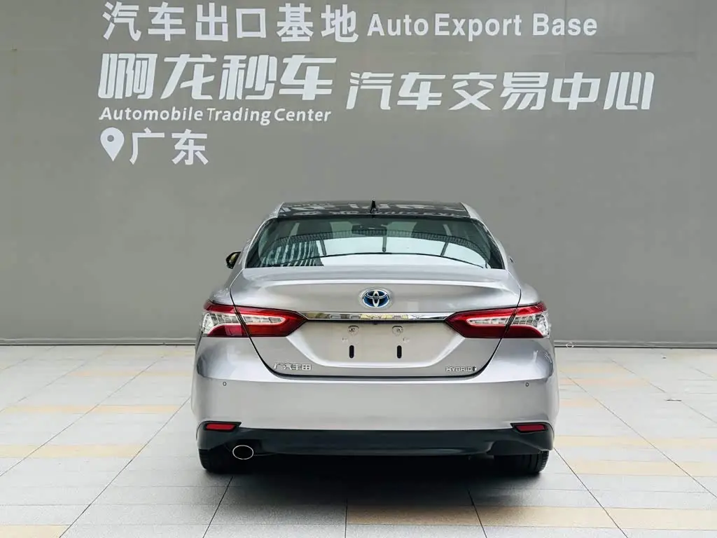 Toyota Camry 2022 — Photo 5/20