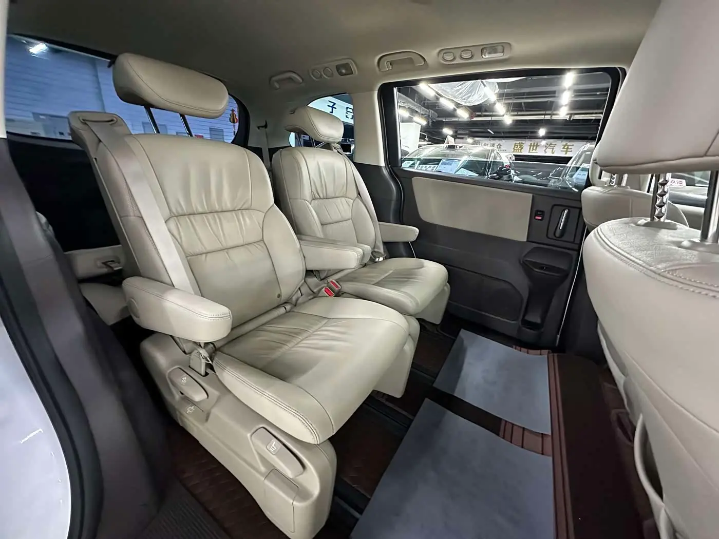 Honda Odyssey 2017 — Photo 17/20