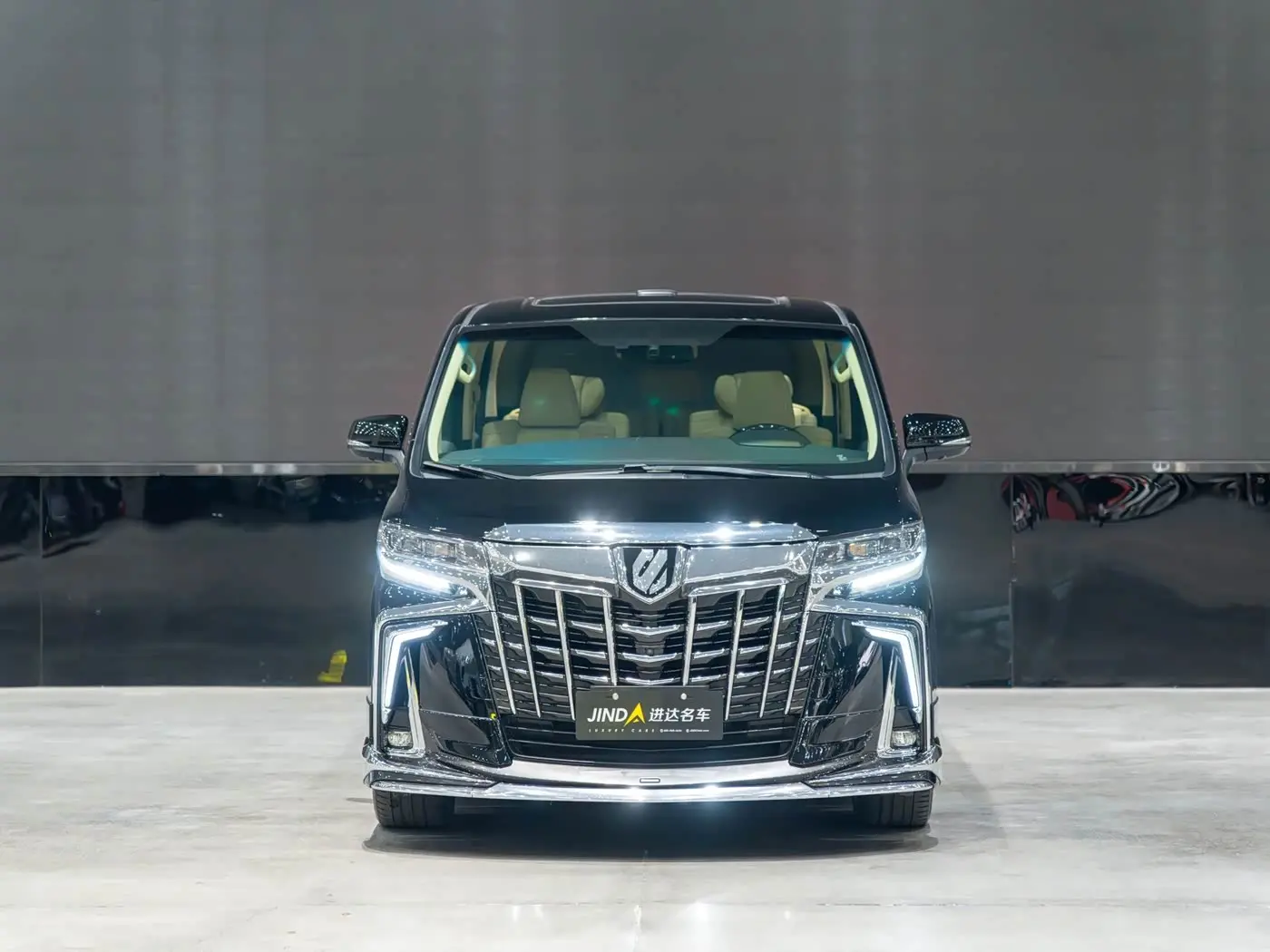 Toyota Alphard 2019 — Фото 2/17
