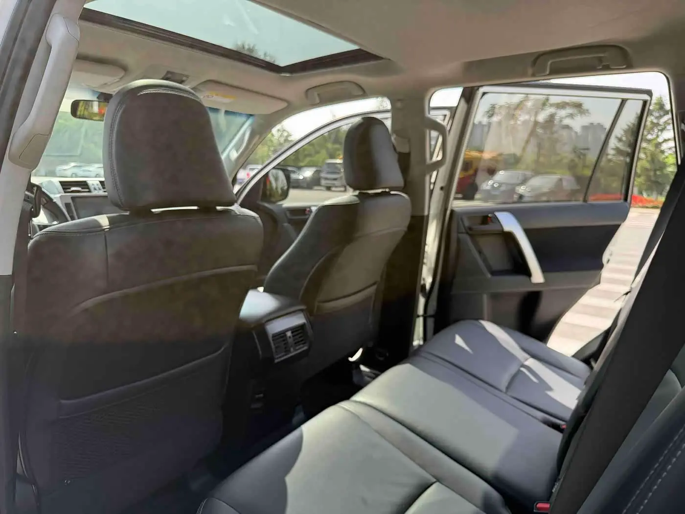 Toyota Prado 2017 — Photo 14/19
