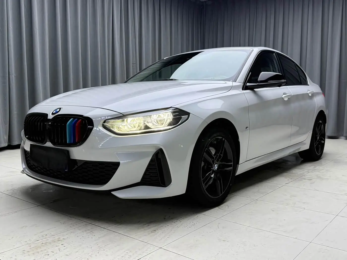 BMW 1 Series 2023 — Фото 1/20