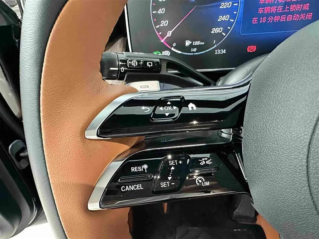 Mercedes-Benz GLC 2025 — Photo 9/20