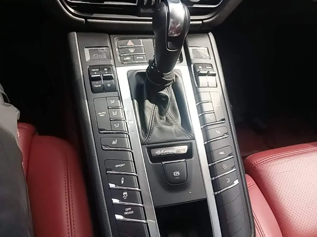 Porsche Macan 2019 — Şəkil 14/20
