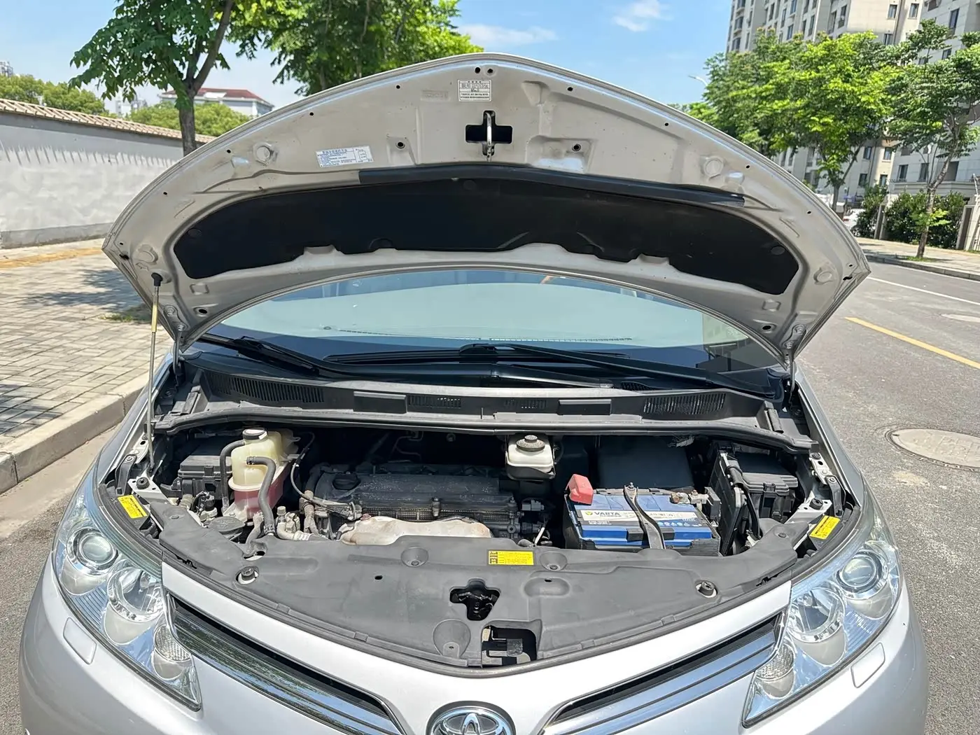 Toyota Previa 2009 — Photo 8/16