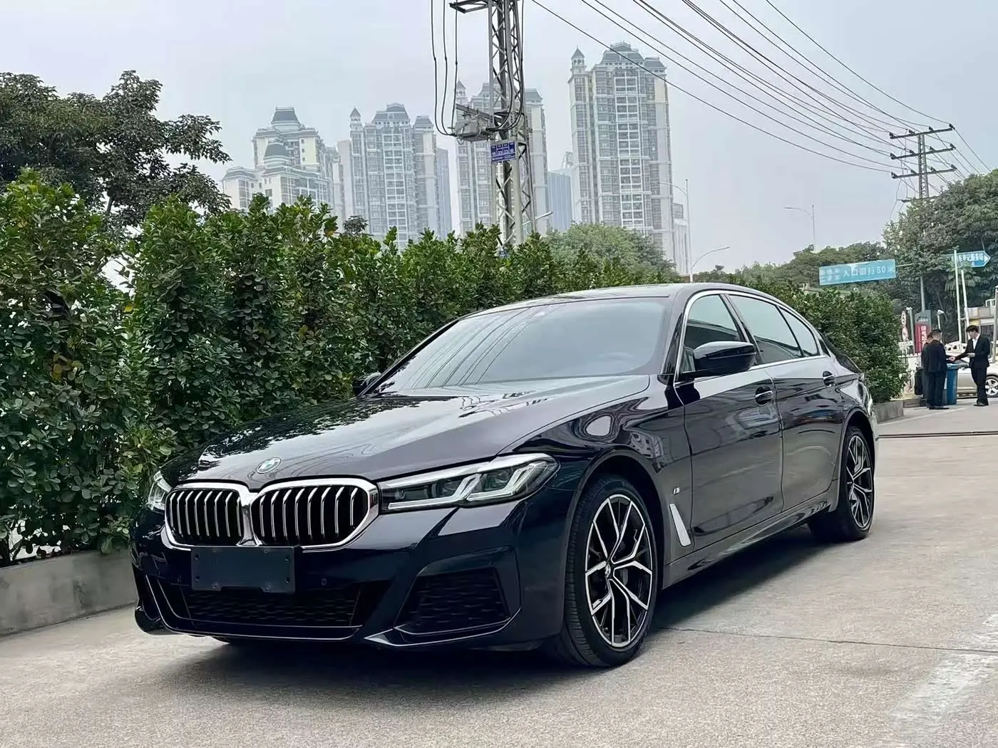 BMW 5 Series 2022 — Фото 1/8