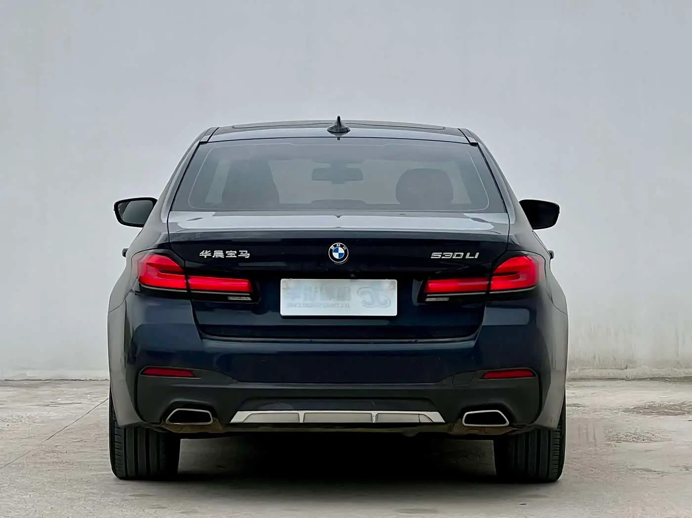 BMW 5 Series 2022 — Photo 4/12