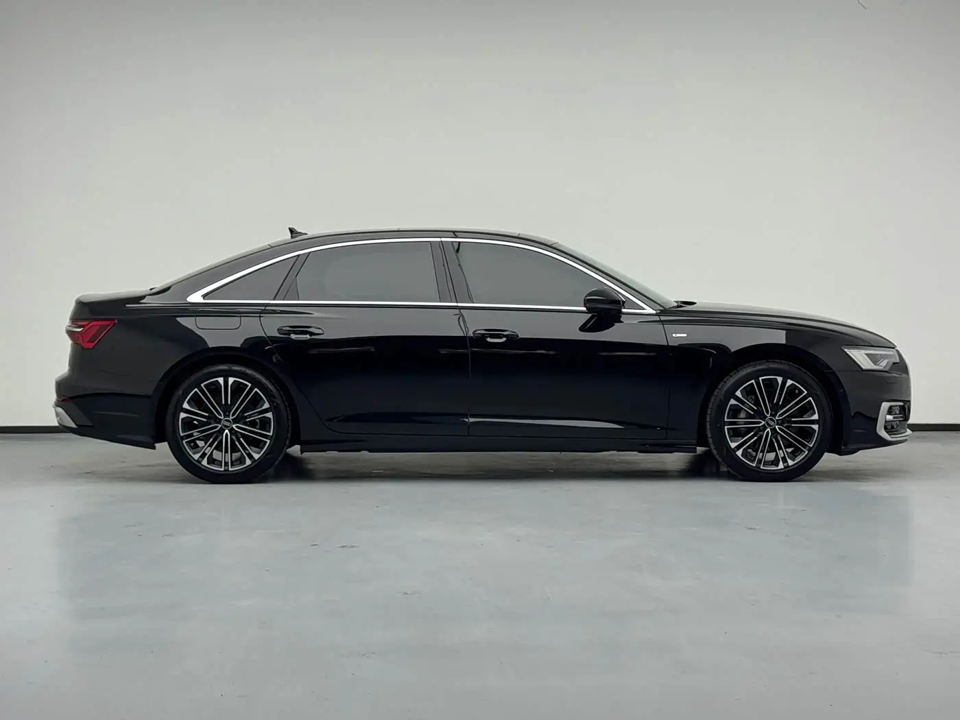 Audi A6L 2024 — Şəkil 13/17