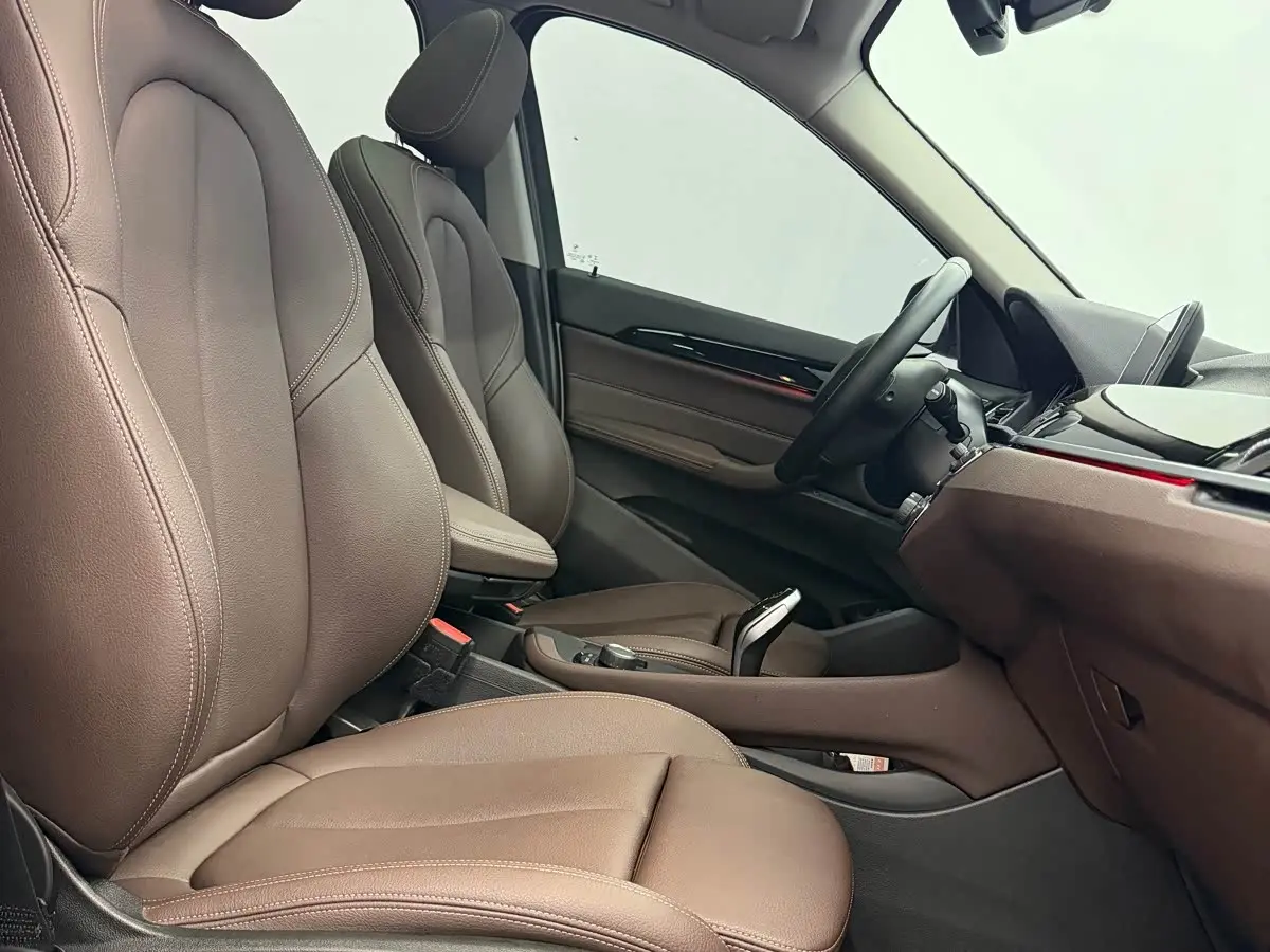 BMW X1 2021 — Photo 10/13
