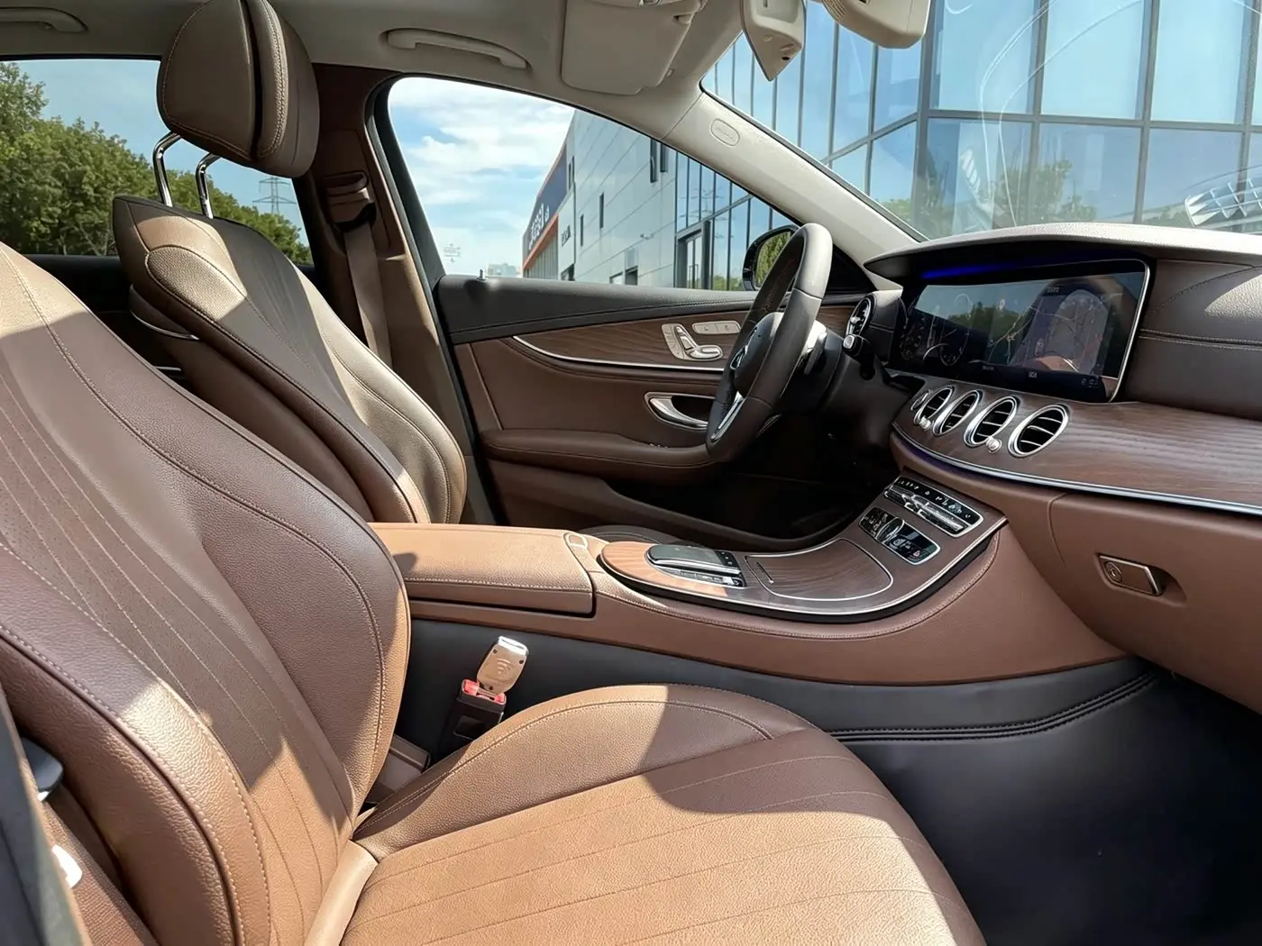 Mercedes-Benz E-Class 2020 — Фото 16/20