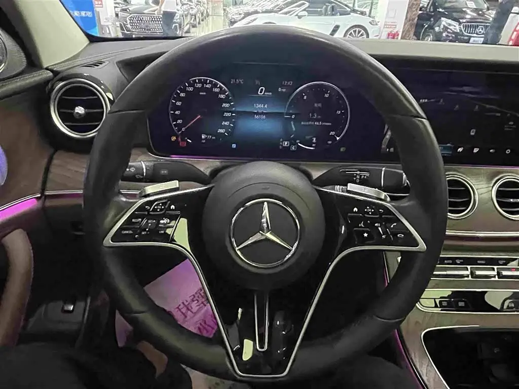 Mercedes-Benz E-Class 2022 — Фото 8/18
