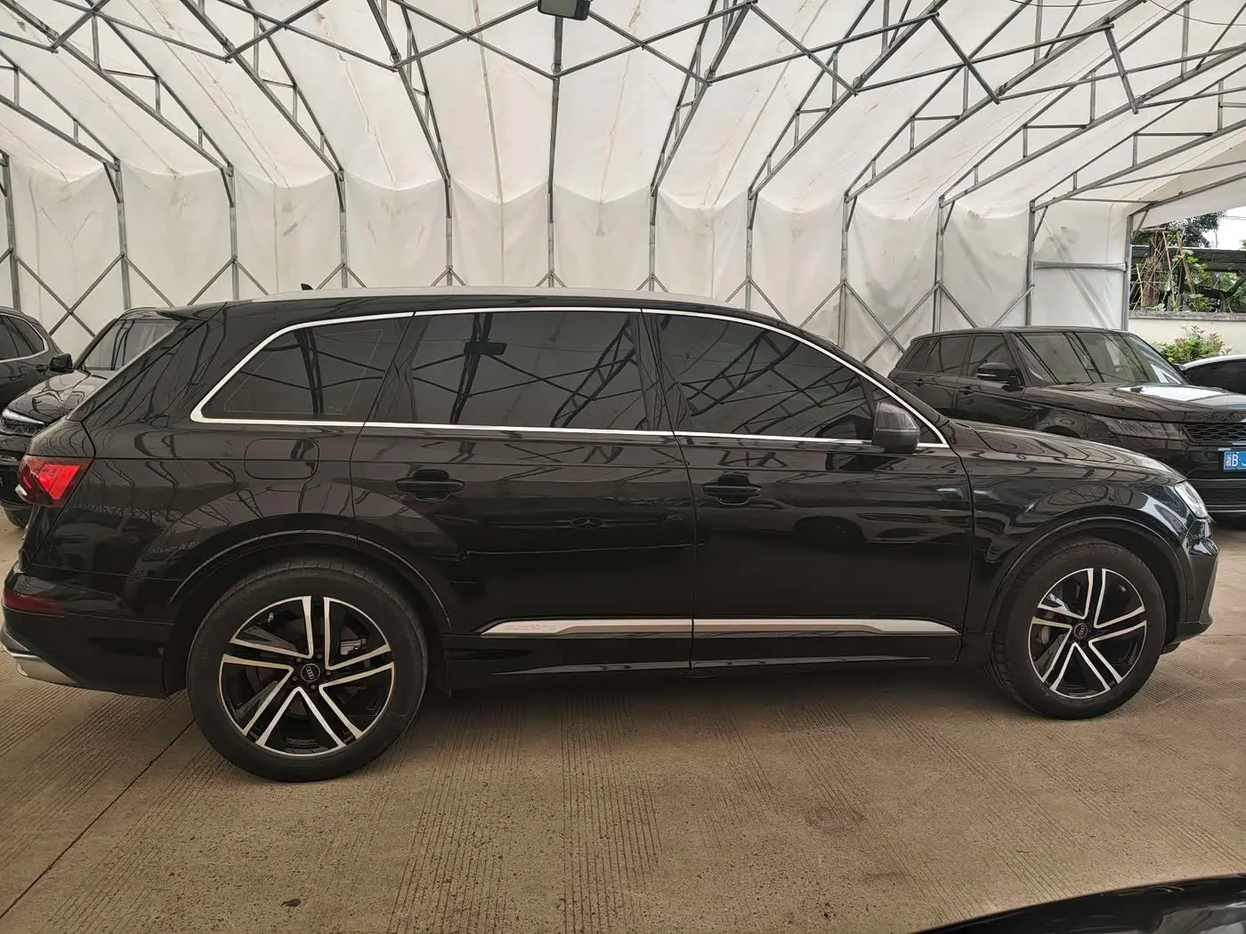 Audi Q7 2022 — Photo 10/20