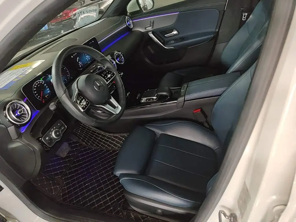 Mercedes-Benz A-Class 2020 — Фото 14/19
