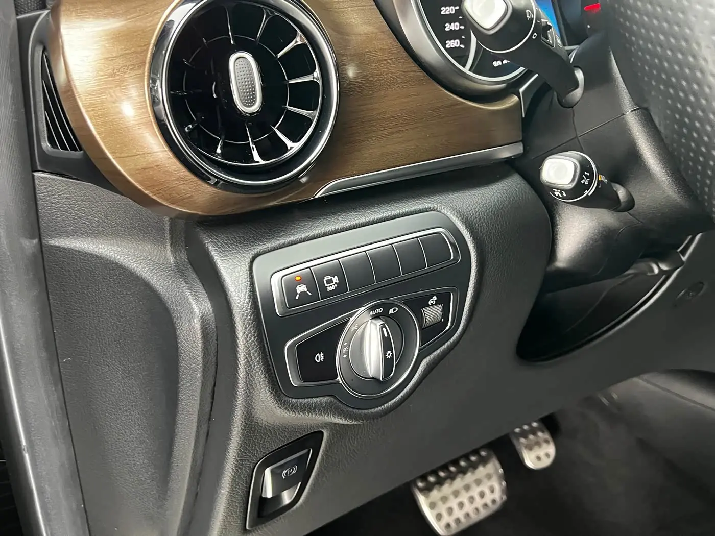 Mercedes-Benz V-Class 2021 — Şəkil 18/20