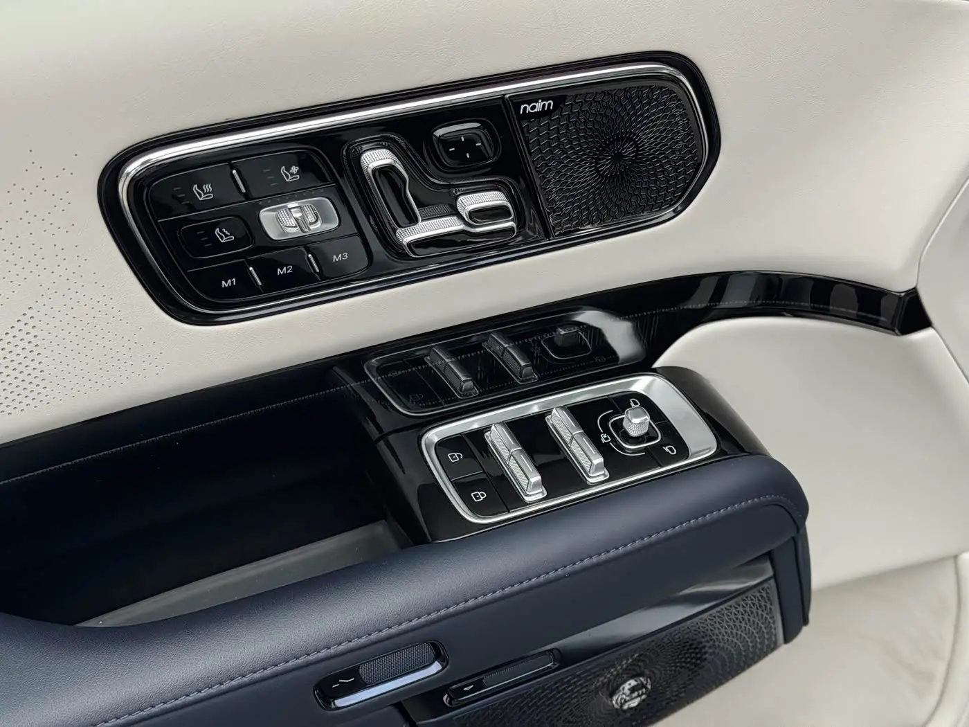 ZEEKR 9X 2025 — Photo 9/20