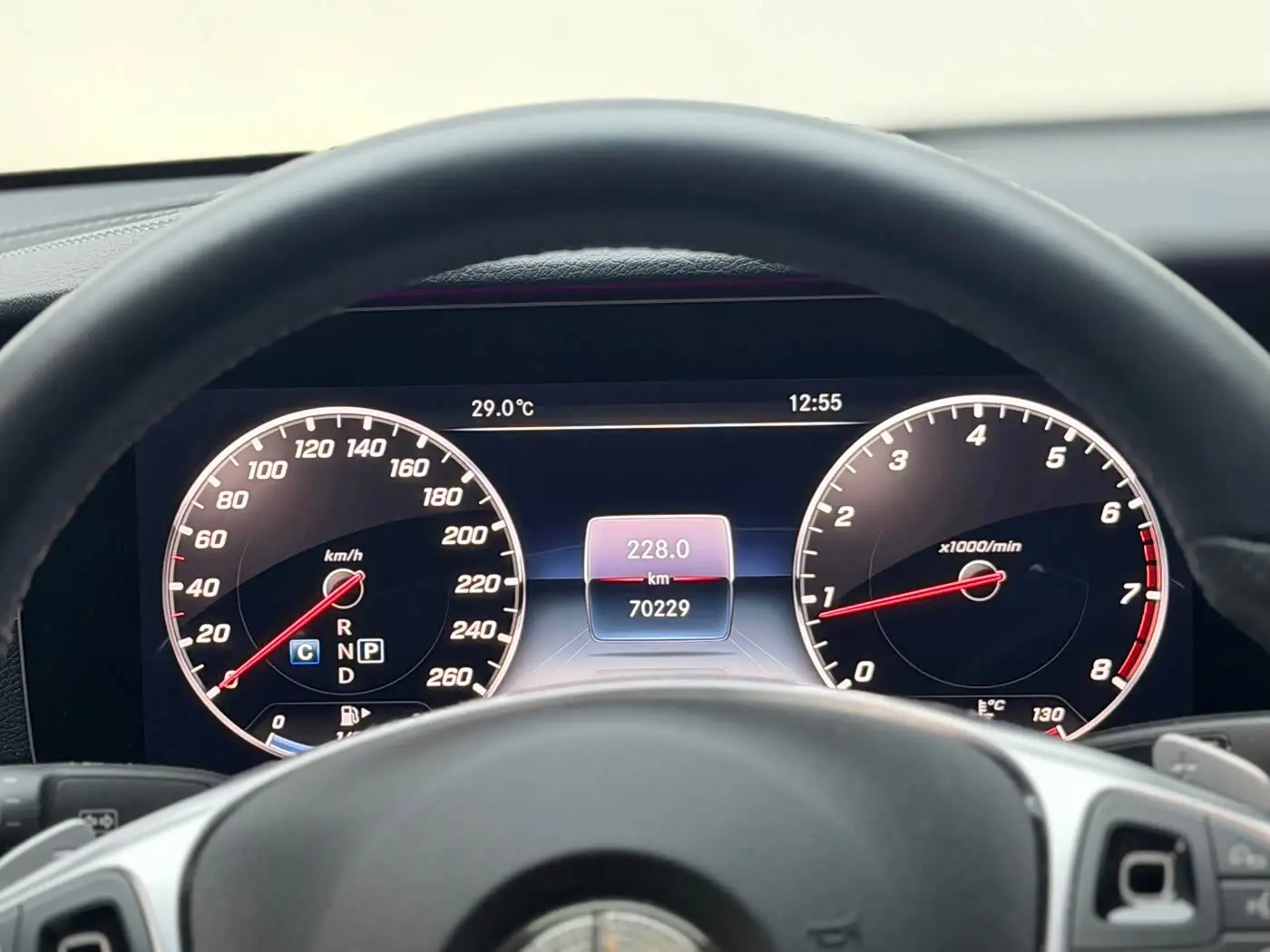 Mercedes-Benz E-Class 2018 — Фото 8/18