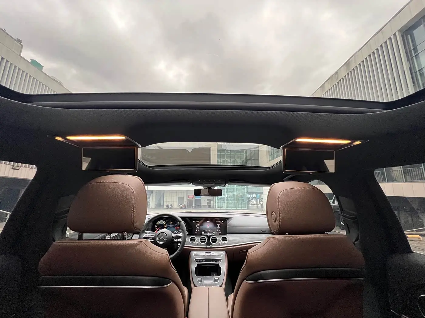 Mercedes-Benz E-Class 2020 — Фото 17/20