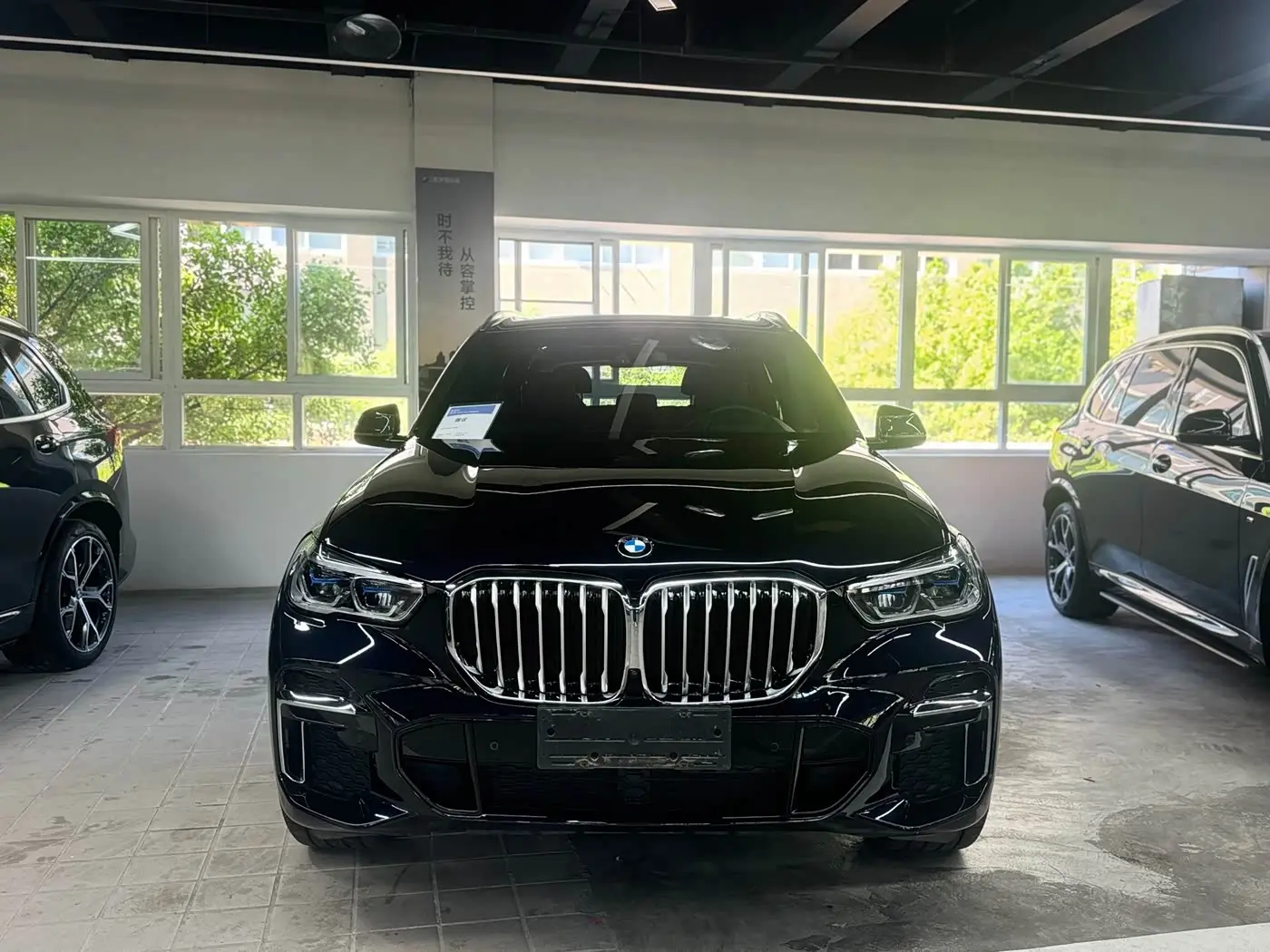 BMW X5 2023 — Фото 2/9