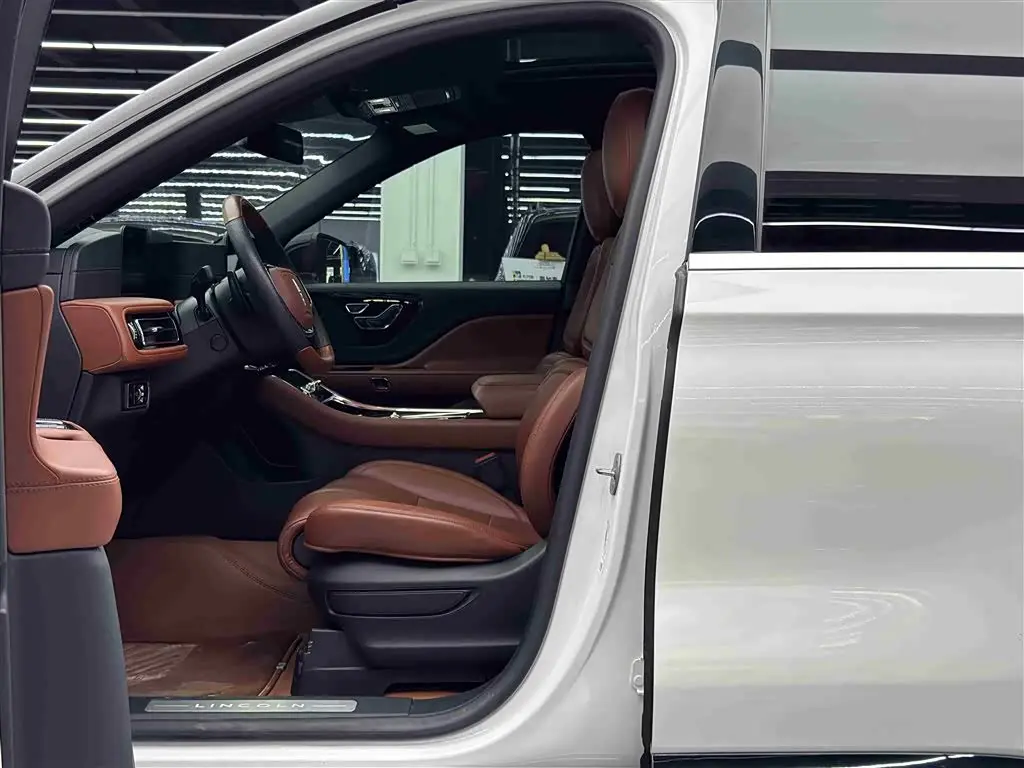 Lincoln Aviator 2024 — Photo 6/18