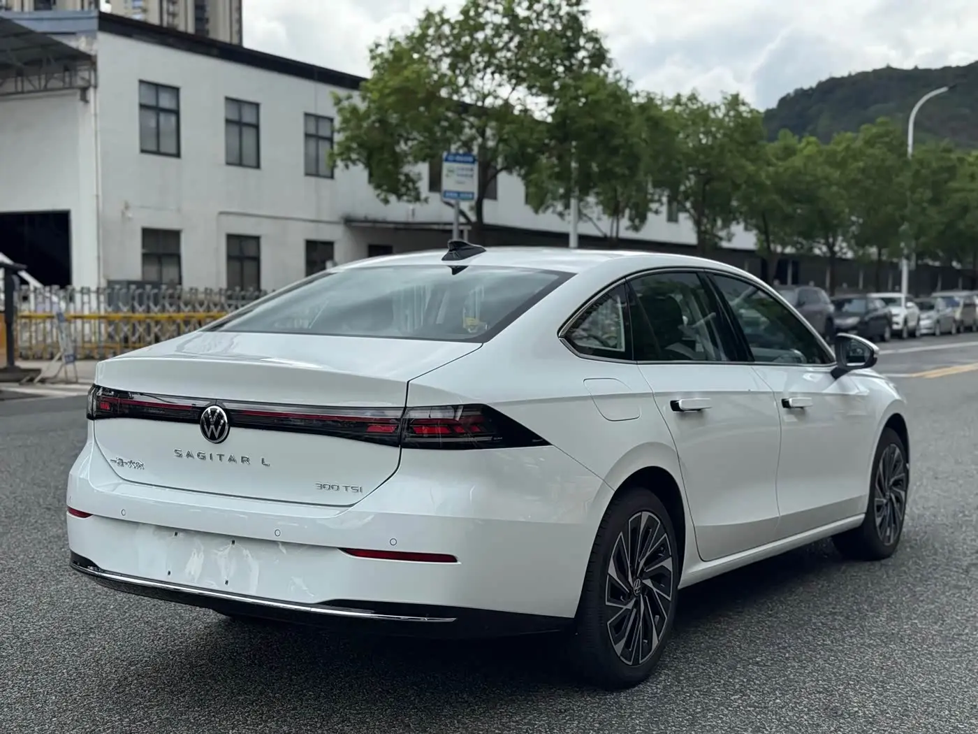 Volkswagen Sagitar 2025 — Photo 5/20