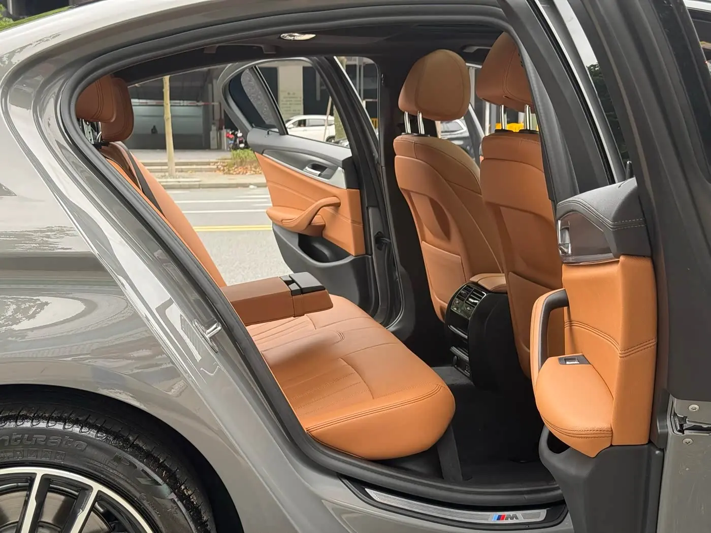 BMW 5 Series 2021 — Şəkil 13/20