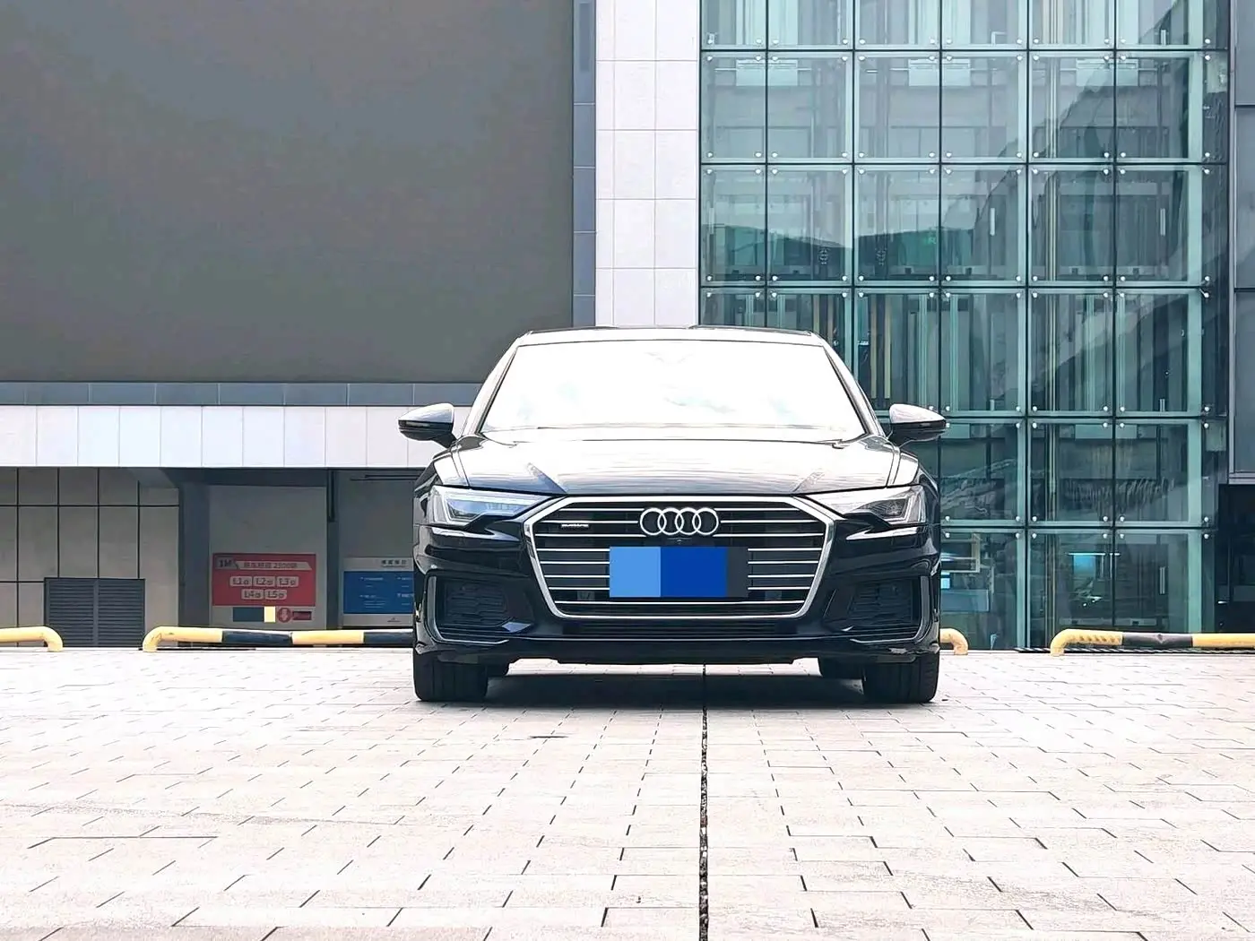 Audi A6L 2021 — Photo 2/12